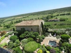 吕桑黄杨树住宿加早餐旅馆 - Vallérargues