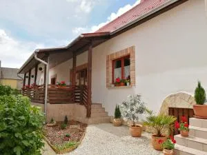 Carolina Vendégház - Regöly