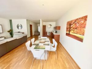 Apartment Korunni Dvur 130m2, 2 Free Parkings