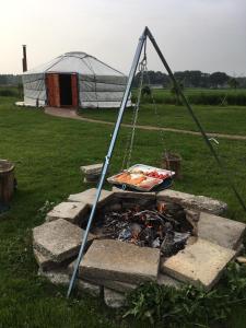 Iloons yurt
