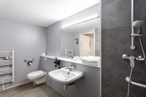 Hotels KYRIAD Issoudun : photos des chambres