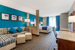 King Suite - Accessible/Non-Smoking room in Comfort Suites of Las Cruces I-25 North