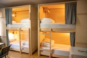 Bed in 6-Bed Mixed Dormitory Room room in yolohostel