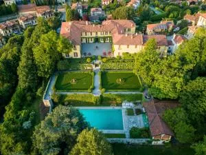 Villa La Vescogna, Historic House with Pool - Brivio