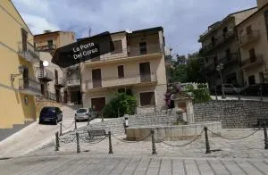 la porta del corso - Alia