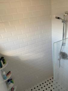 Modern cozy 2 bedroom apartment near City center