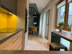 Aleksandra 3 - Yellow