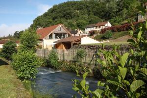 Maisons de vacances Comtesse de Dordogne : Maison 3 Chambres