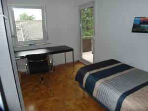 Appartement Region Esslingen - Nähe Messe - Flughafen - Stuttgart - Wohnen und Arbeiten auf Zeit in 120m2 Wohlfühlatmosphäre - ab 3 Übernachtungen - geeignet für 4 Pers incl Kinder - Beistellbett möglich - Kinder und Tiere willkommen - Garage f