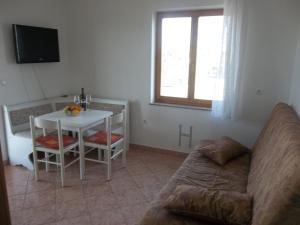 APARTMENT CAR UMAG