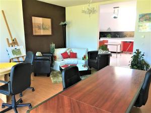 Spacious Apartment 3.5 with Swimmingpool