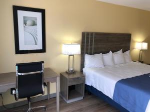 King Room - Non-Smoking room in Days Inn by Wyndham Cape Carteret