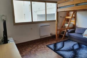 studio cabines 6 couchages 150 m de la plage et à quelques secondes des commerces wifi gratuit