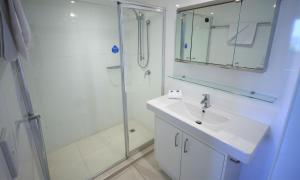 San Simeon Beachfront Apartments Tugun