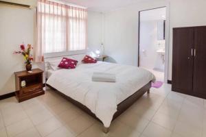 Villa Rose with Private Pool and Jacuzzi 100m to beach