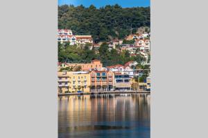 A & B Minimal Suite with Sea View in Argostoli