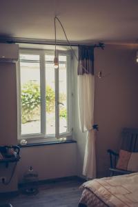 B&B / Chambres d'hotes CHAMBRES D'HOTES L'Oreliane en Provence Adults Only : photos des chambres