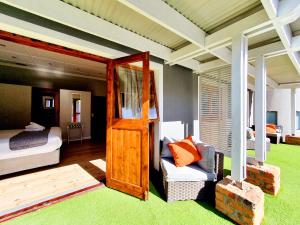 Two Fat Owls Guesthouse