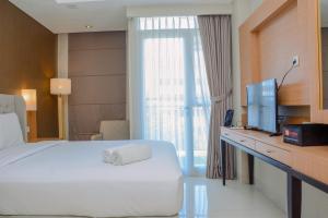 Comfy and Modern Studio Apartment at Elpis Residence By Travelio