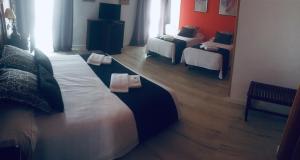 Family Room (2 Adults + 2 Children) room in Sercotel Rey Sancho