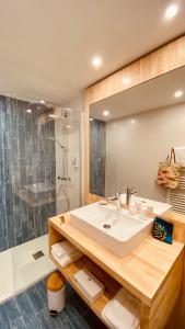 Hotels Hotel Ile de Lumiere : photos des chambres