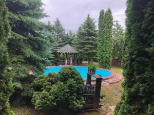 Mol-Ker-Vill Vendégház - Iklódbördőce