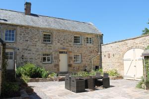 Shortflatt Tower Wings