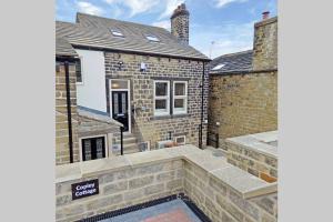 Copley Loft 3 Bedroom House with Patio