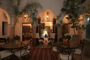 Riad Mur Akush