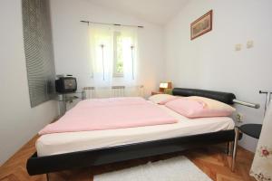 Studio room in Apartments and rooms with parking space Lovran Opatija - 2332