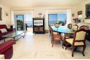 Villas Villa piscine Eze bord de mer a 500m de la plage : photos des chambres