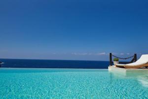 Villa stoneflower with breathtaking sunsets Kea Greece