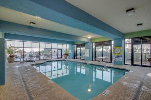 One-Bedroom Apartment room in Hosteeva 1-bedroom Meridian Plaza Condo with Oceanfront View