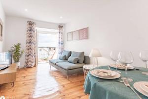 InLoveApartments - Window To Heaven