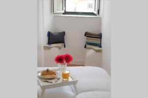 InLoveApartments - Window To Heaven