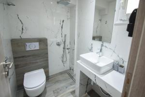 Vicky Rooms