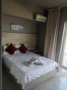 Pantheon Beach Hotel