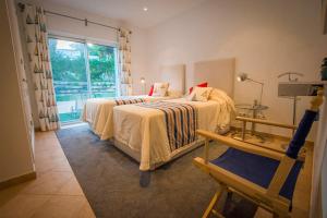 Vale do Lobo Villa Sleeps 8 with Pool Air Con and WiFi