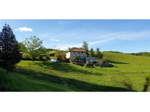 Maisons de vacances Exquisite Mansion in Cantal with bubble bath Sauna and Pool : photos des chambres