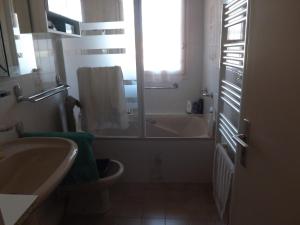 Appartements T3 tres agreable, 2 terrasses, bien place : photos des chambres