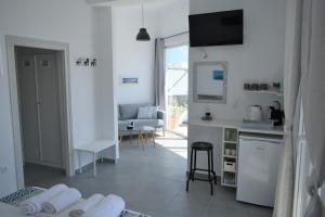 Flisvos Apartments Tinos Greece
