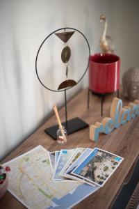 Emerald 110m2 entire floor apt steps to city’s heart