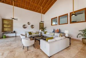 Unique Private Villa with Pools and Golf Cart