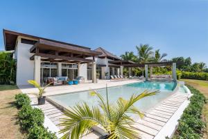 Unique Private Villa with Pools and Golf Cart