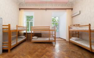 Single Bed in 10-Bed Mixed Dormitory Room room in babushka Grand HOSTEL