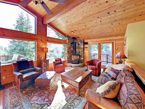 Four-Bedroom House room in 11755 St Bernard Dr Home