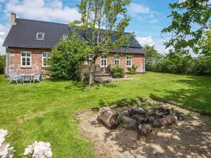 Seven-Bedroom Holiday Home room in Holiday home Rømø XXXVIII