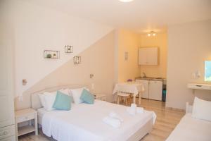 Theodora Rooms Poros-Island Greece