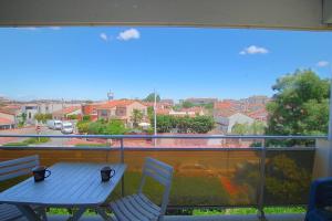 Appartement avec piscine et parking photo 15