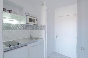 Appartement avec piscine et parking photo 12